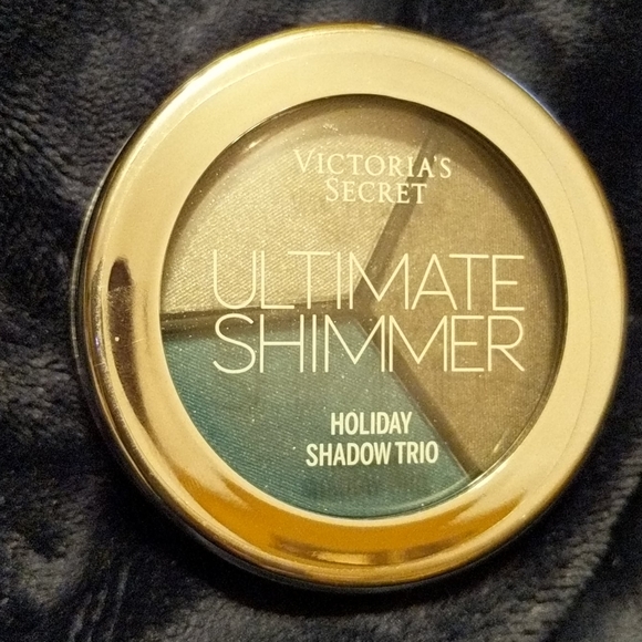 Victoria's Secret Other - Victoria's Secret Ultimate Shimmer Eyeshadow Trio